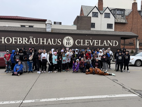 View Race Day Photos 2026 in new tab