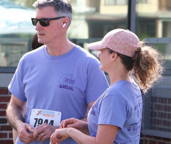View 1-mile challenge finish in new tab