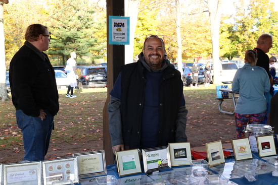 View Race photos in new tab