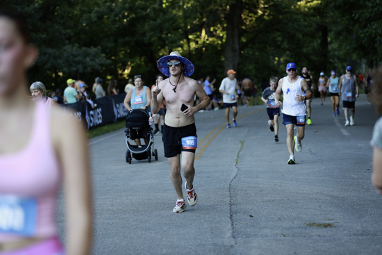 View Race Photos in new tab