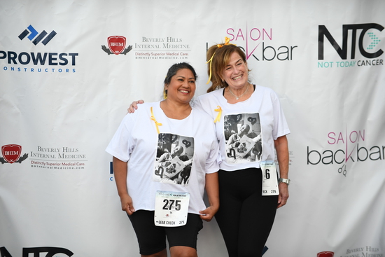 View Photo Backdrop/Step n Repeat in new tab