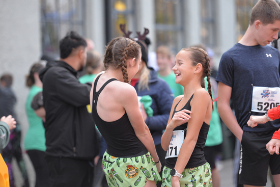 View Jingling to the 5K in new tab