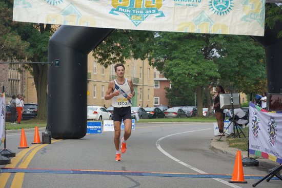 View 5k finish line in new tab