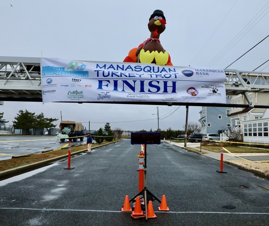 View 5 MILE RACE FINISH.... in new tab