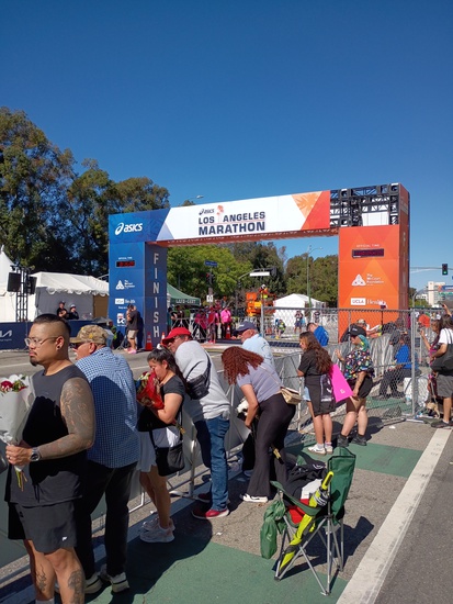 View photos in new tab