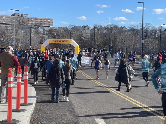 View photos in new tab