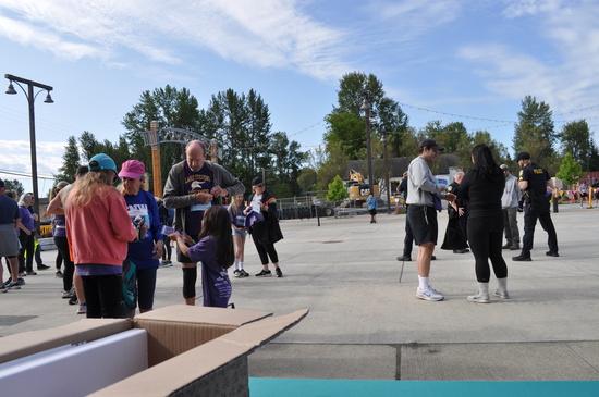 View Race Photos in new tab