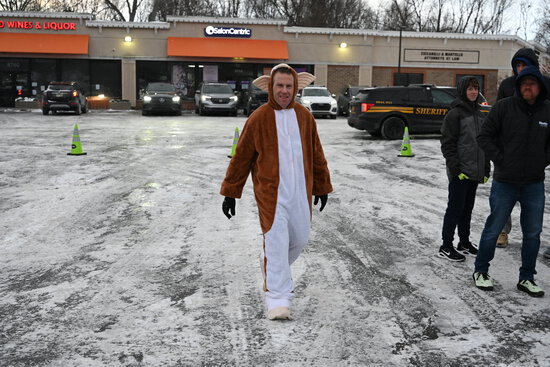 View Pre-Race Photos in new tab