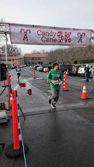 View Candy cane 5K 2025 in new tab