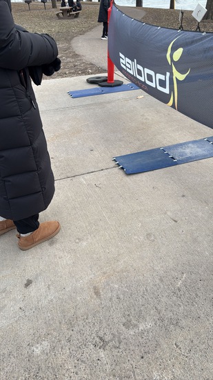 View Race photos in new tab