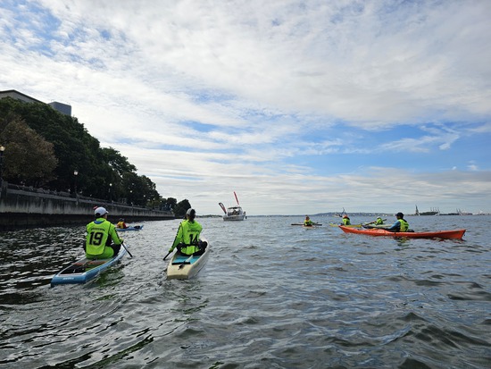 View Kayaker Photos in new tab