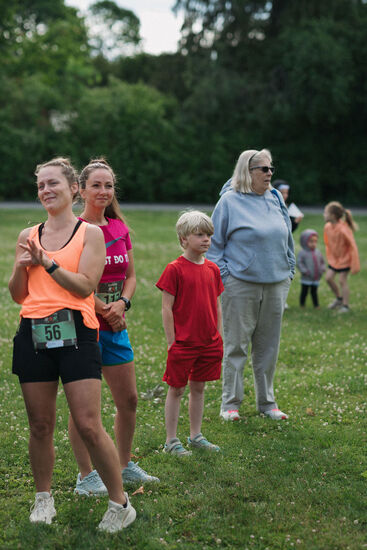 View Race Photos in new tab