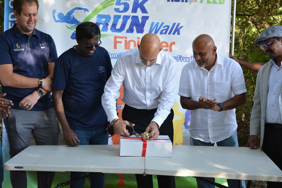 View The Official Run2Feed T-Shirt, Medal & Trophy Reveal | Mayor Amir, City of Richardson in new tab
