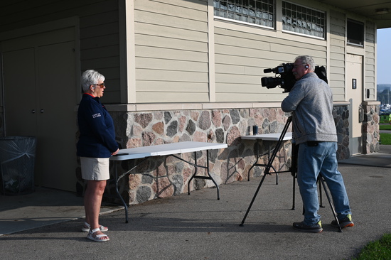 View Photos in new tab