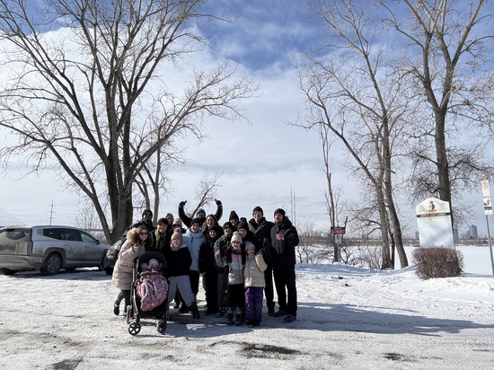 View photos in new tab