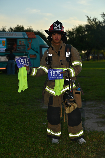 View Pre-Race Candids in new tab