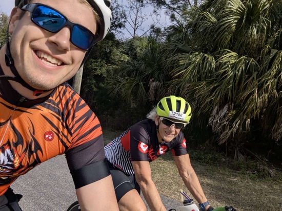 View photos in new tab