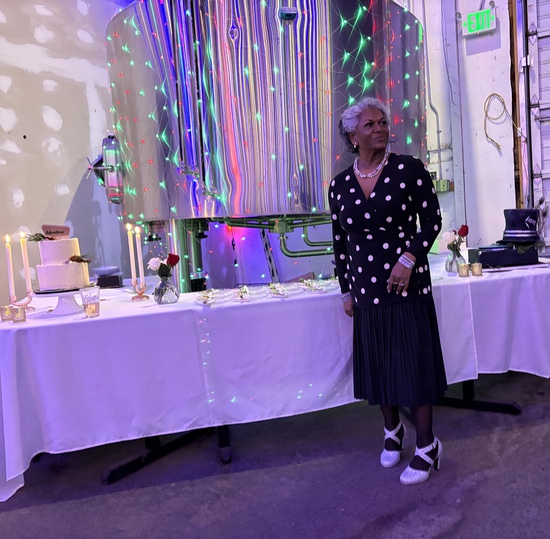 View photos in new tab