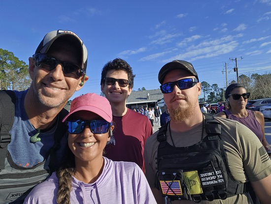 View photos in new tab