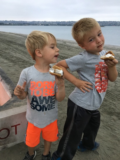 View photos in new tab