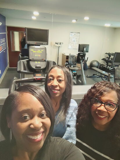 View photos in new tab