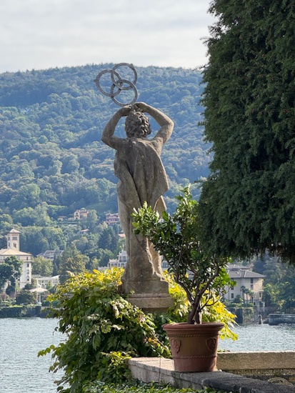 View photos in new tab