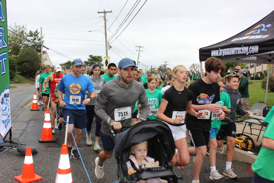 View St Dot's Treasure Run Photos in new tab