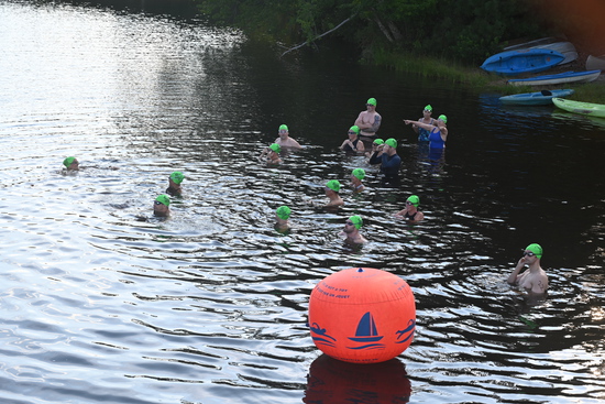 View 1600m Pre-Race and Start in new tab
