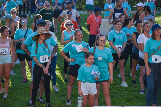 View Pre-Race Candids in new tab