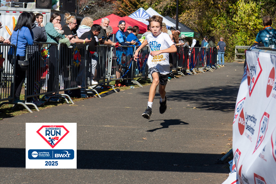 View 1 Mile Kids Race Finish Wilds in new tab