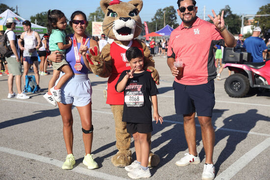 View Run Houston! At University of Houston 5K & 10K Presented By Houston Methodist -2 in new tab