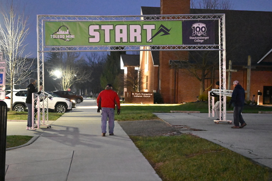 View Half Marathon Start Line in new tab