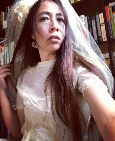 View Ceci's Live Photos in new tab