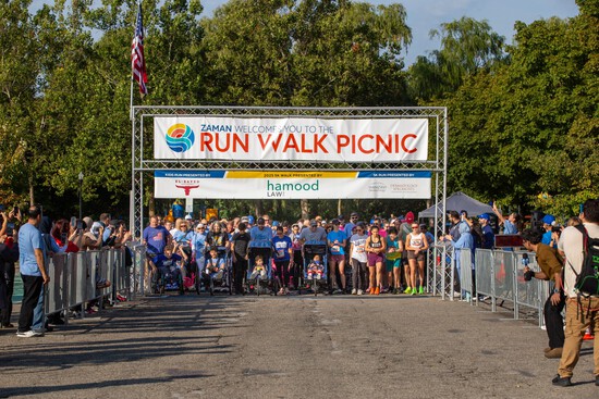 View 5K Run Start Photos in new tab