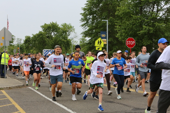 View 5k Start Line Wave 3 by Viv's Veggies in new tab