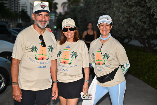 View Pre-Race Candids in new tab