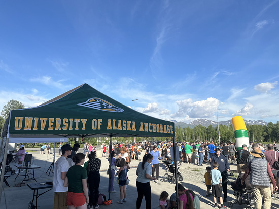 View Kids Mile, Presented by Global Credit Union in new tab