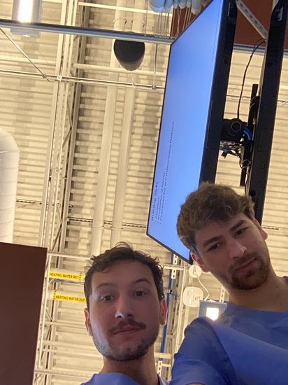 View photos in new tab