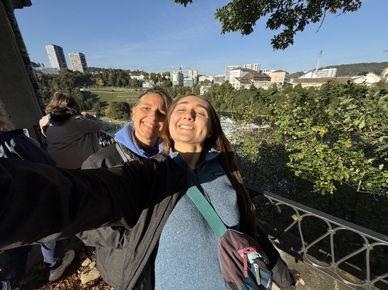 View photos in new tab