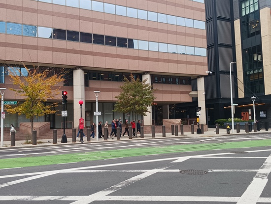 View photos in new tab