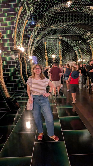 View photos in new tab