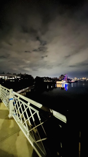 View photos in new tab