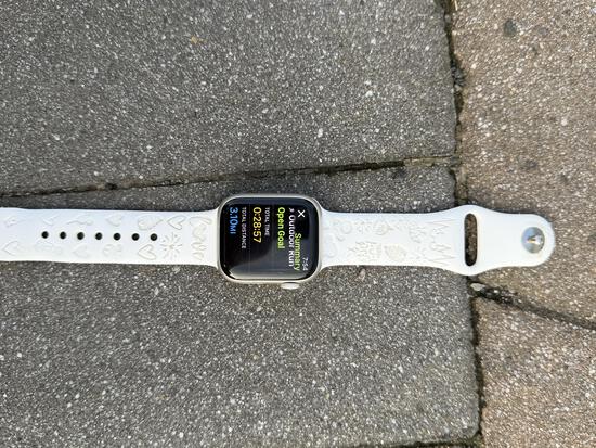 View photos in new tab